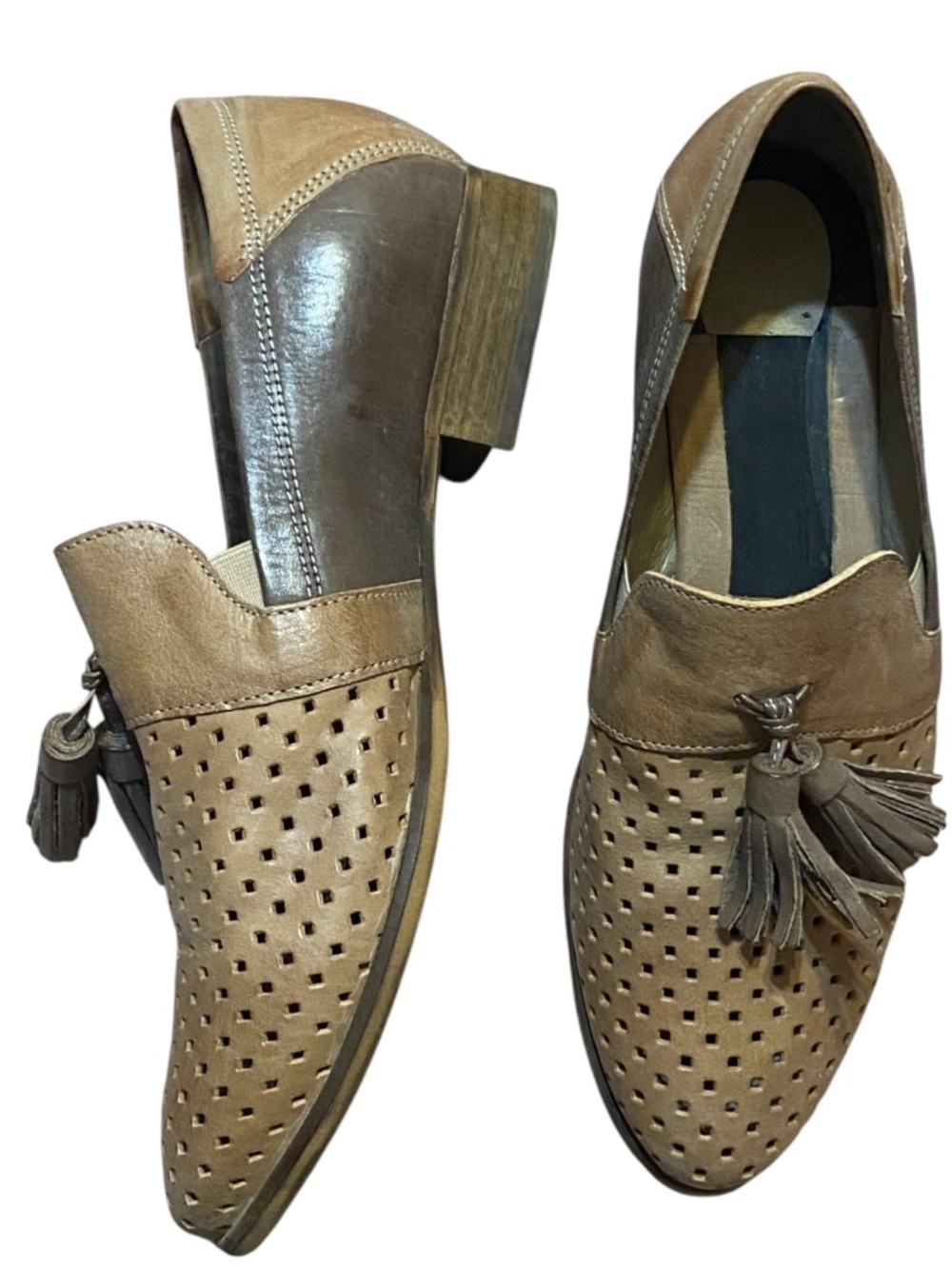 Casta 2tone distressed leather perforated Oxford slip on. Sz 37.5